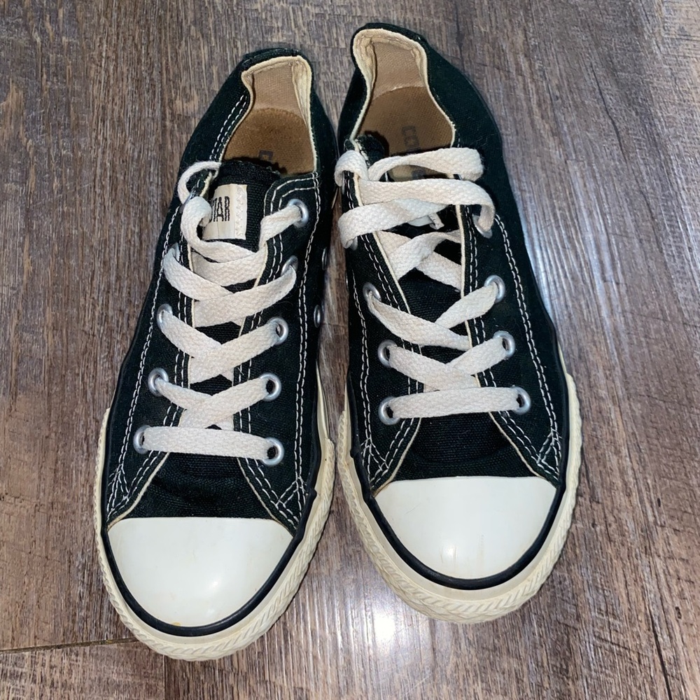 Converse All star low sneakers size 2.